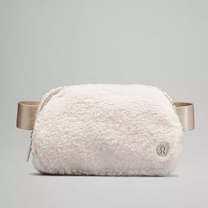 ! NEW ! lululemon Everywhere Fleece belt bag
